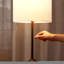 Lampe de table avec abat-jour classique en tissu et base en métal pour bureau et chambre à coucher