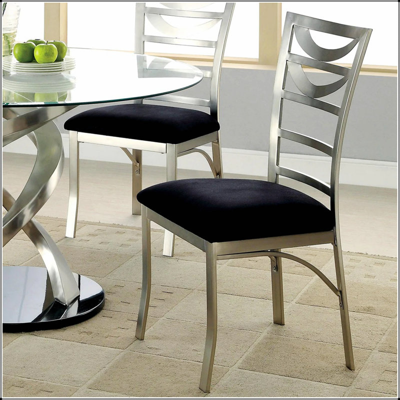 Ensemble de 2 chaises d'appoint en microfibre noire et en métal argentées
