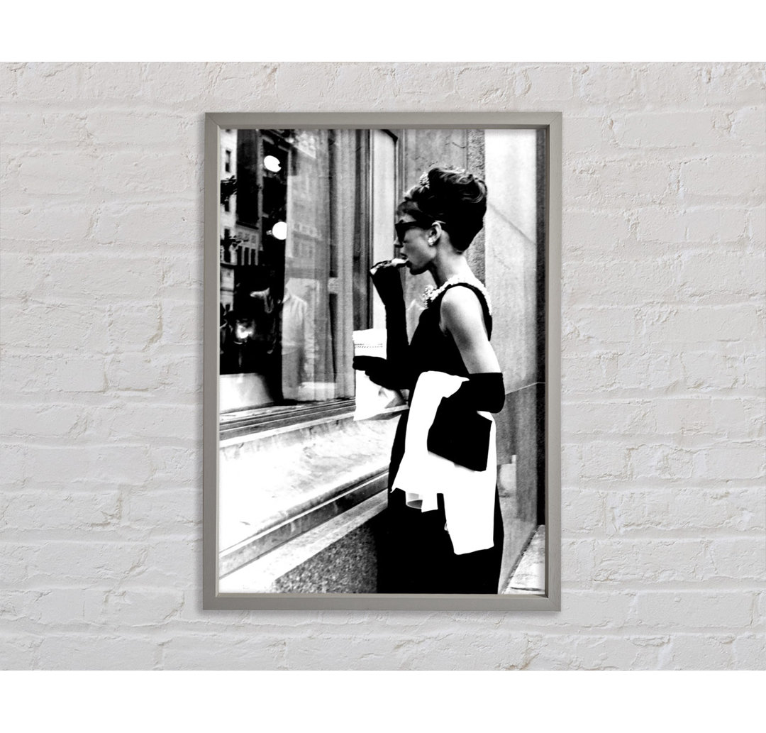 Gerahmtes Leinwandbild Audrey Hepburn Window Shopping