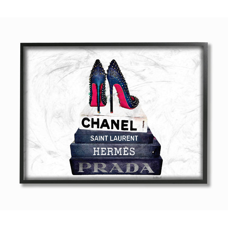 «Fashion on Book Set Stud Pump Heels», impression, H 11 po x l 14 po, Giclée encadrée noir minuit
