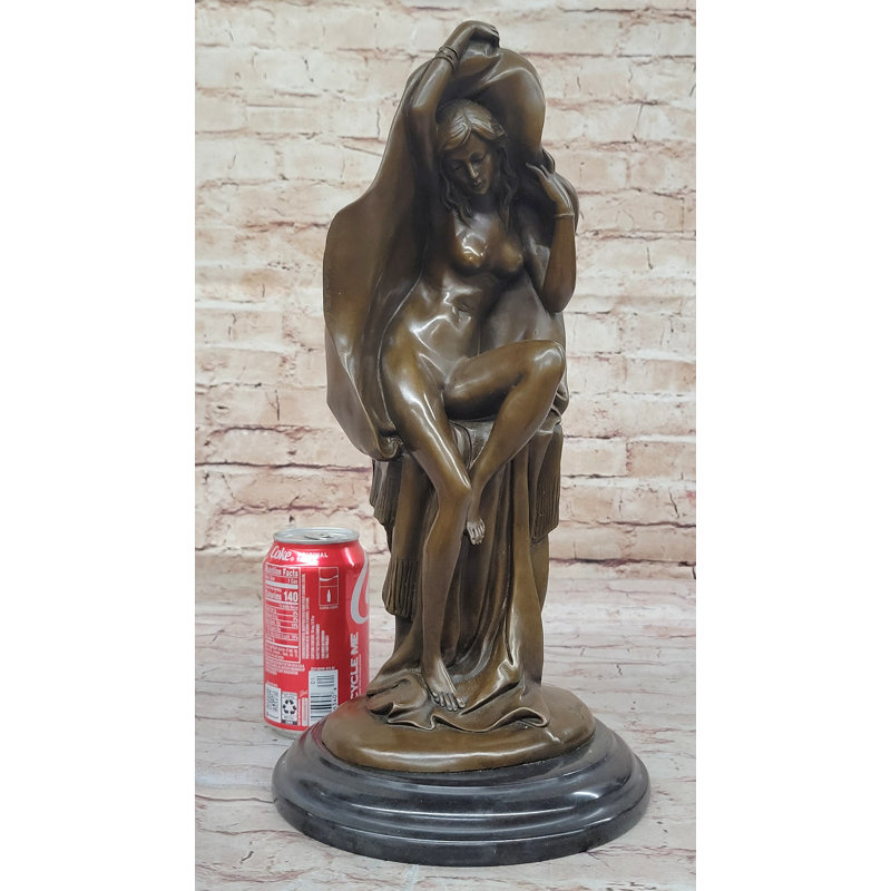 Silhouette de femme sexy nue sous un châle - Sculpture Art déco originale en bronze