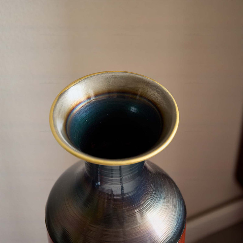 Ensemble de 3 grands vases de plancher rustiques en métal au fini artisanal, texture brûlée à la main pour un décor de maison de campagne moderne et industriel