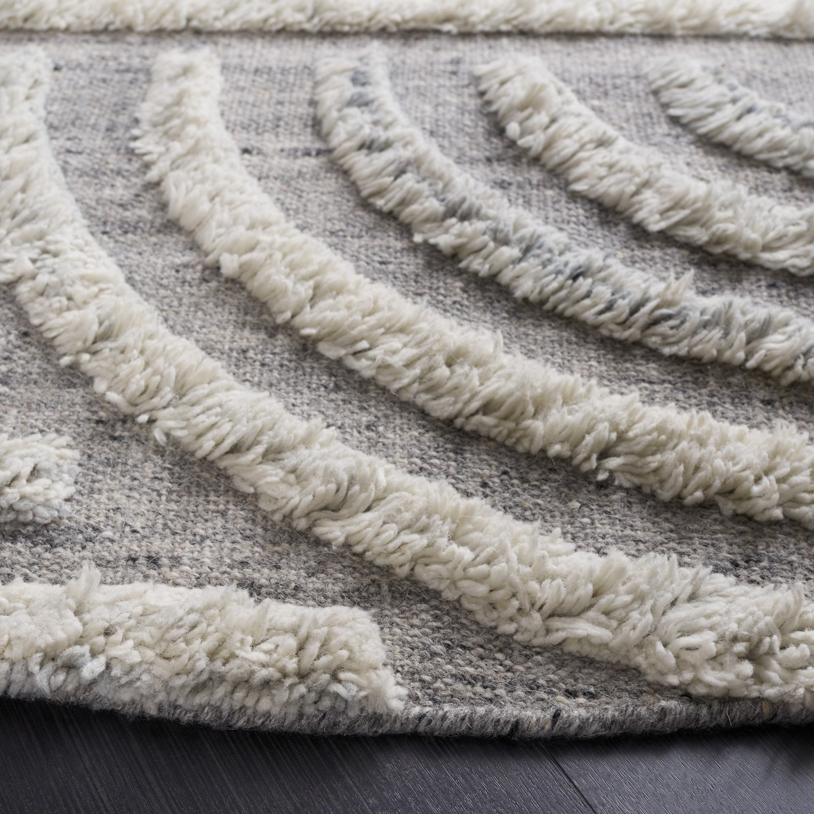 Seri Handmade Dark Gray/Ivory Rug, Round 6'