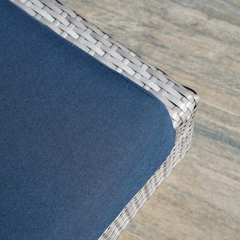 Repose-pieds extérieur Ehrenfried avec coussins Sunbrella, Spectre indigo Sunbrella®
