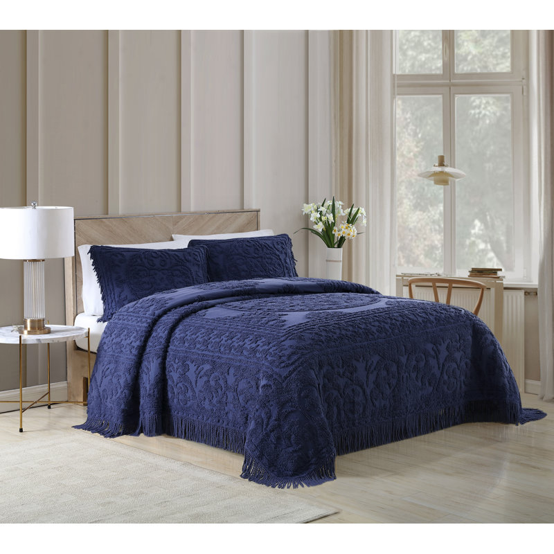 Medallion Cotton Farmhouse / Country Quilt, Queen, Navy