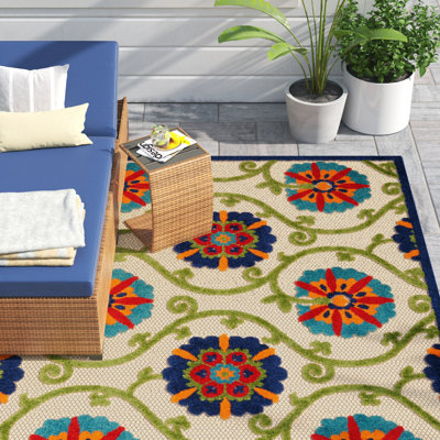 Tapis intérieur / extérieur à motif floral ivoire / bleu / vert Eaglin