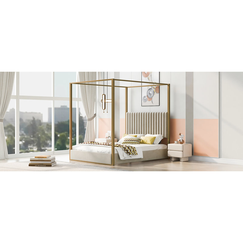 Grand lit plateforme à baldaquin avec tête de lit et structure en métal, beige