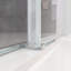 Porte de douche coulissante sans cadre à fermeture en douceur, porte de salle de bain en verre coulissante pour salle de bain-124898918