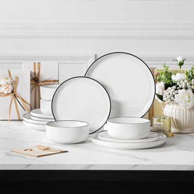 Service de vaisselle en porcelaine