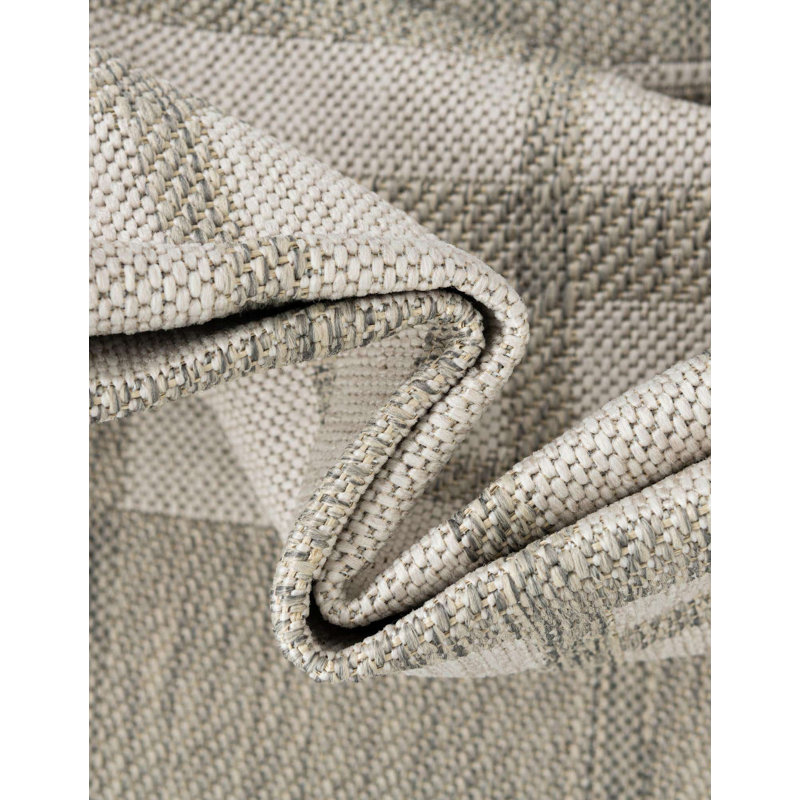 Talih Plaid Indoor / Outdoor Rug, Round 6'1"