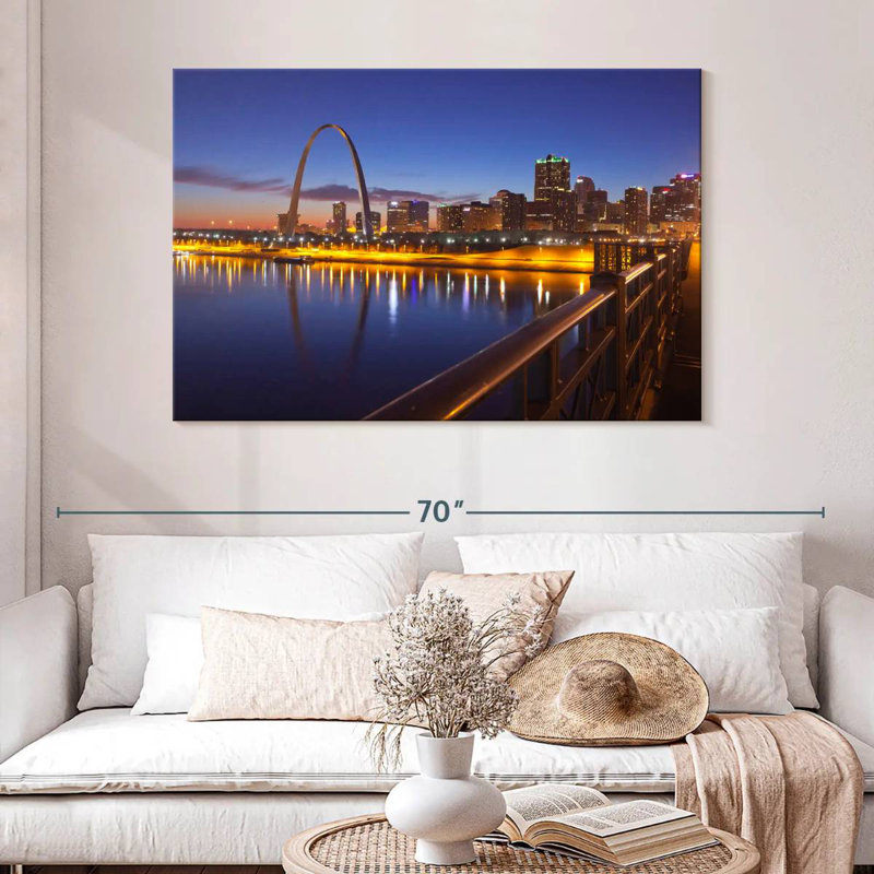 Sireci St. Louis Hour, 32" H x 48" W