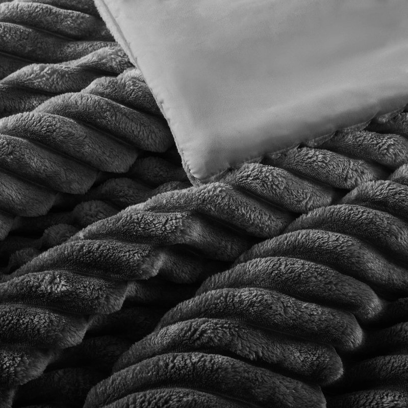 Ensemble d'édredon moelleux et pelucheux Avril, Édredon double + 2 taies décoratives standards, Dégradé gris