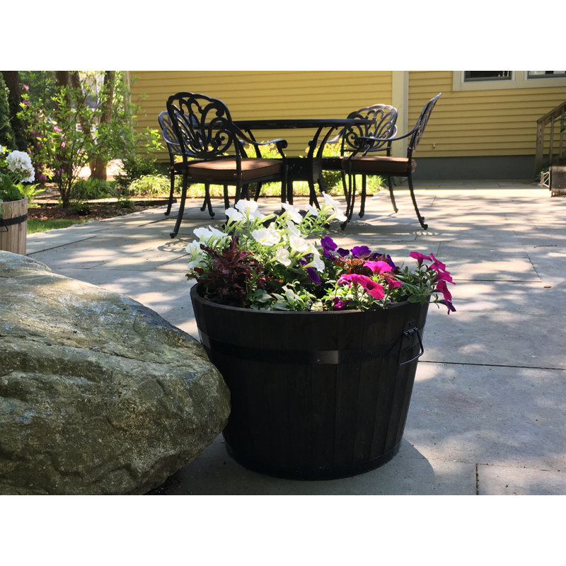 Pot à fleurs en baril Maresova, H 15 po x l 21,5 po x P 21,5 po, Brun