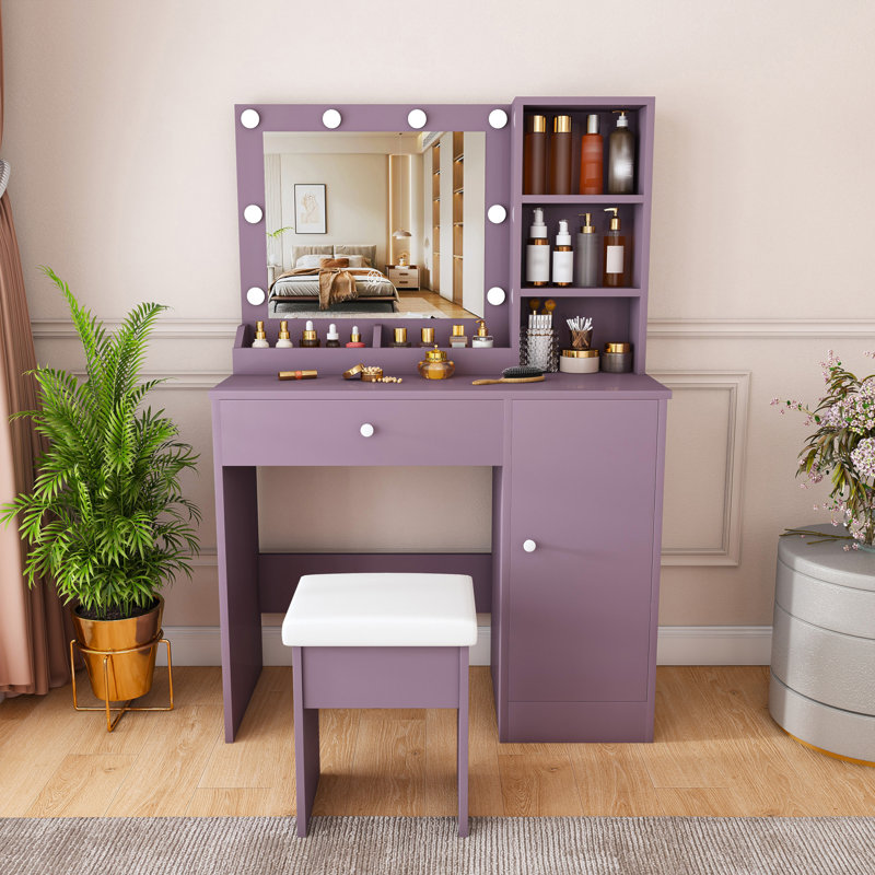 Ensemble de coiffeuse élégant avec tabouret rembourré et miroir éclairé réglable