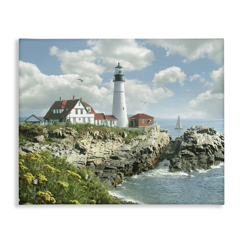«Portland Head Lighthouse Scene Grassy Ocean Side Peninces with Sail Boat», reproduction de photo