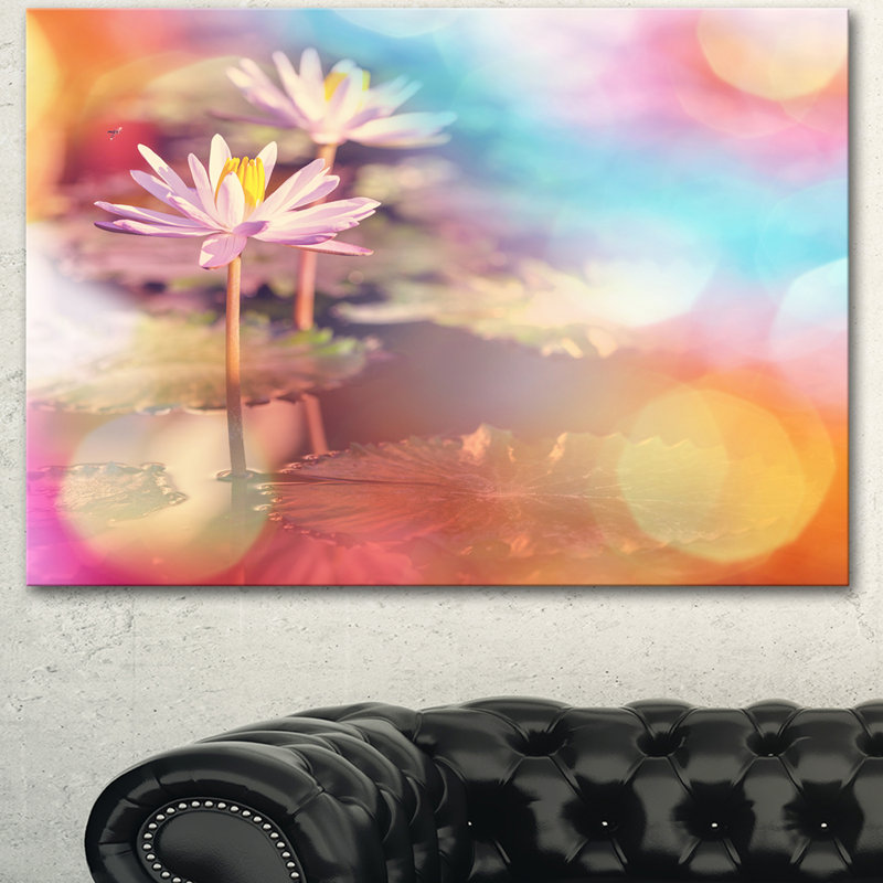 « lotus on abstract background », impression sur toile tendue, H 12 po x l 20 po