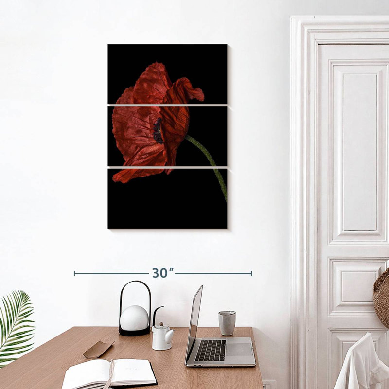Harnek Curious Collections Poppy Red I, H 32 po x l 20 po