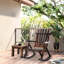Chaise berçante en bois brun