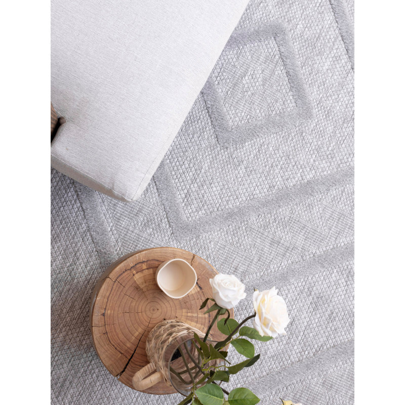 Saorla Geometric Machine Made Indoor / Outdoor Area Rug, Rectangle 80 x 150cm