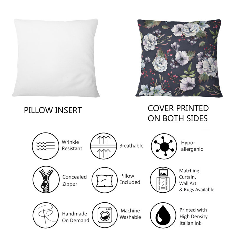 Coussin décoratif à motif de fleurs blanches et de baies rouges 1