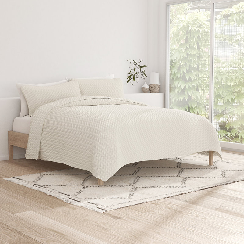 Quilt Coverlet Set All Season Microfiber Contemporary Ultra Soft Bedding in Herringbone Stitch, Ivory