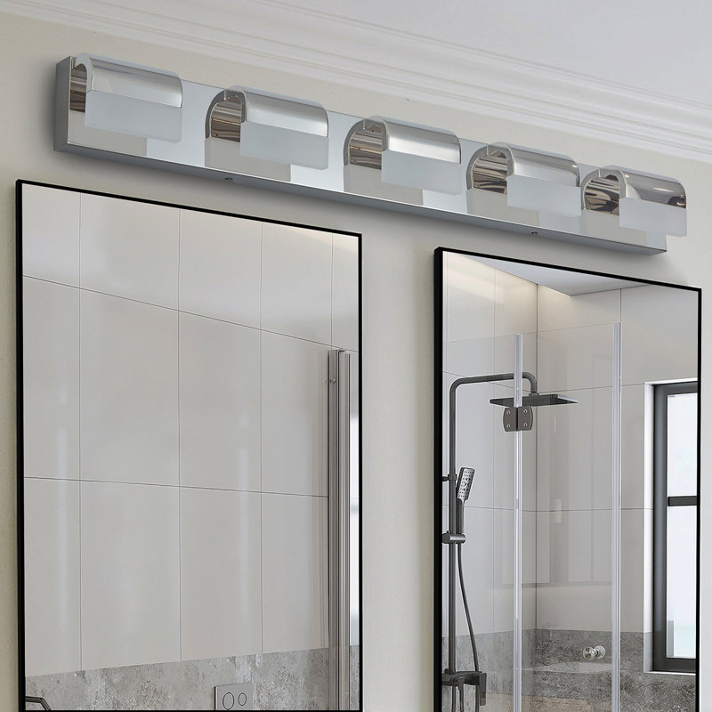 Éclairage pour salle de bain 5 lumières DEL Modern, 4.37" H x 38.27" W x 3.57" D, Chrome chrome, 5 lumières