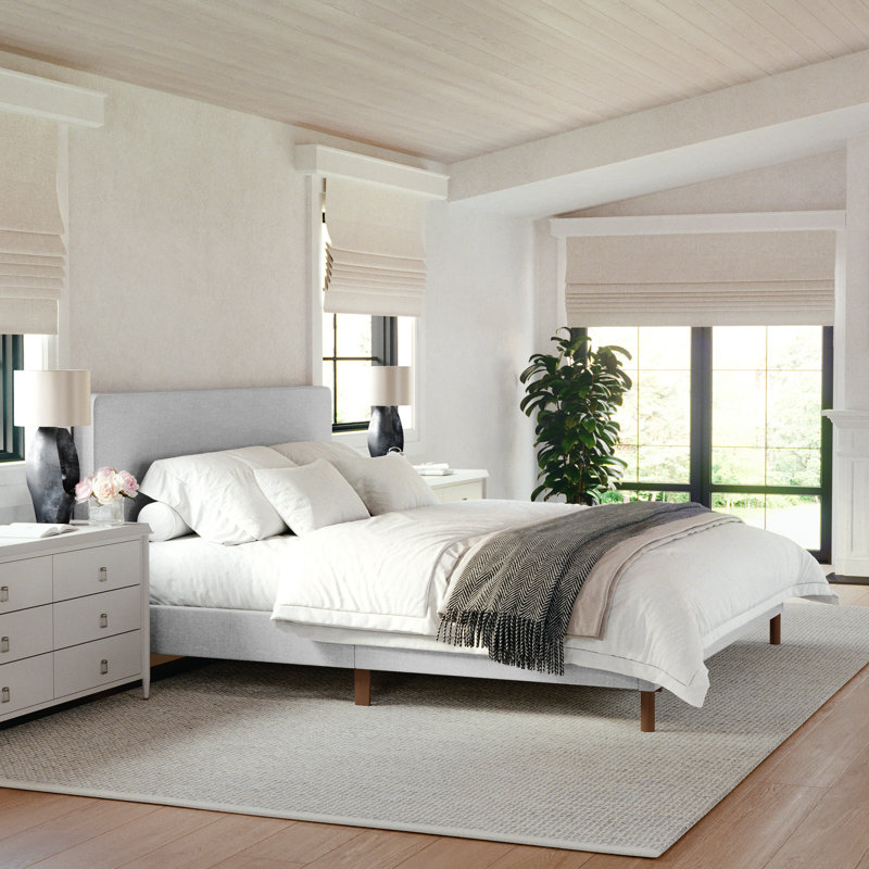Lit plateforme tapissier avec tête de lit passepoilée Martha Stewart Britta, Gris, Très grand