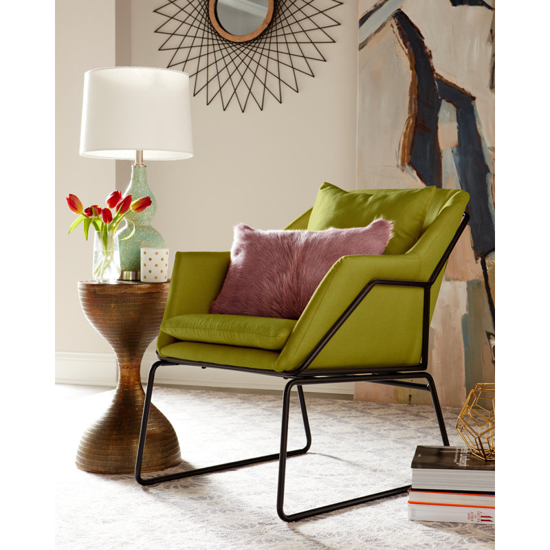 Fauteuil d'appoint Adore Décor Odile 68,5 cm de large avec coussin d'assise rembourré et piètement en métal, vert pistache