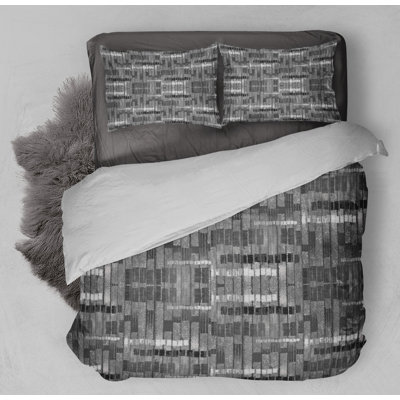 Polyester Channel Geometric Shapes Comforter
