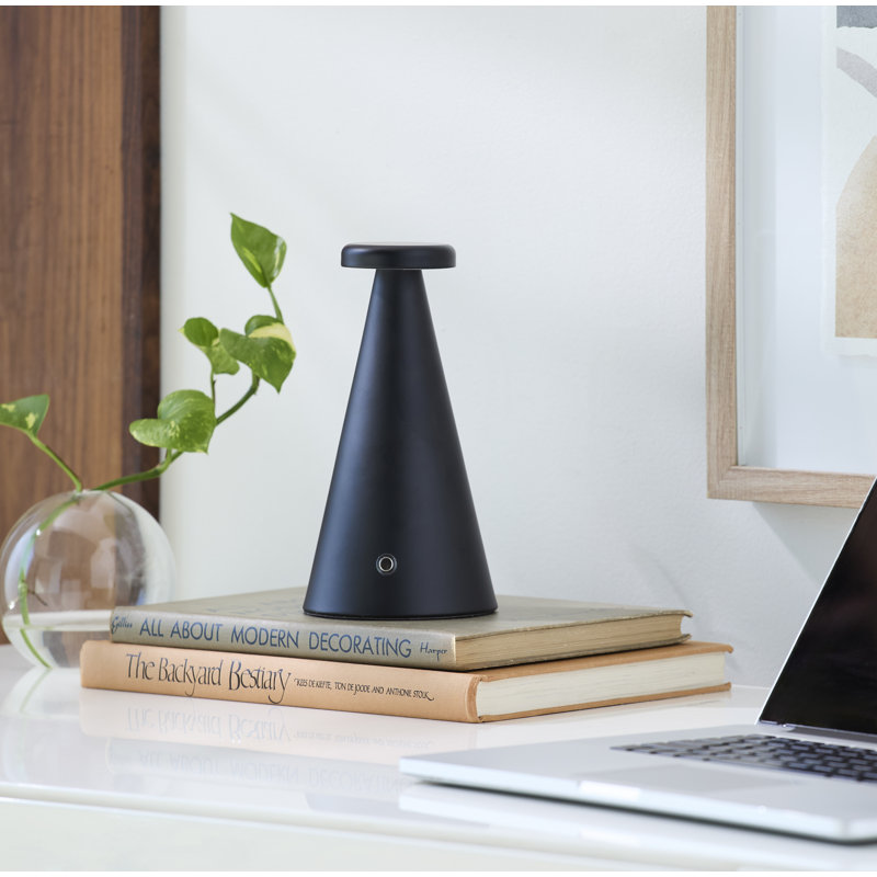 Henrietta Jialin Accent Table Lamp, Black