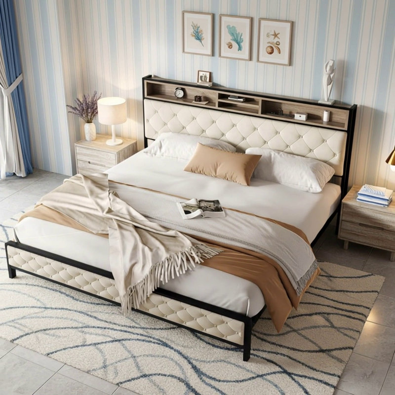 Structure de lit très grand avec station de charge, tête de lit rembourrée et lattes en métal pour le soutien du matelas, aucun sommier tapissier requis, beige