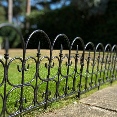32 cm H x 59 cm W Plastic Lawn Edging Fencing with 10 Panel(s) Included