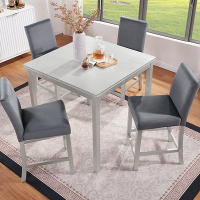 Ensemble de table 5 pièces à hauteur de comptoir, ensemble de table de cuisine en bois avec table carrée et 4 chaises rembourrées, ensemble de table de salle à manger à hauteur de comptoir avec décoration en cristal et ensemble de chaises, gris argenté