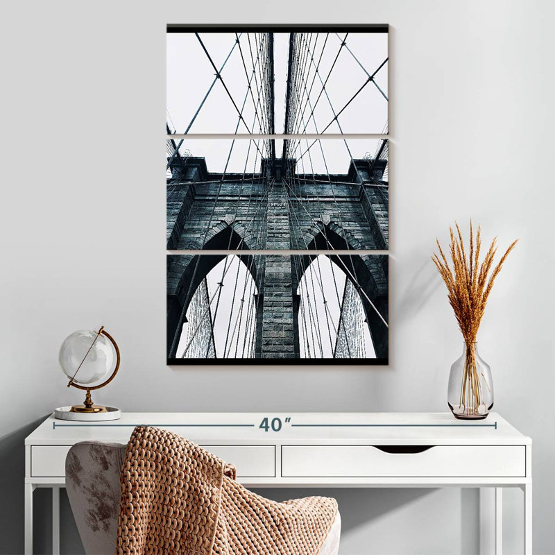 Lilie Brooklyn Bridge BW, 32" H x 20" W