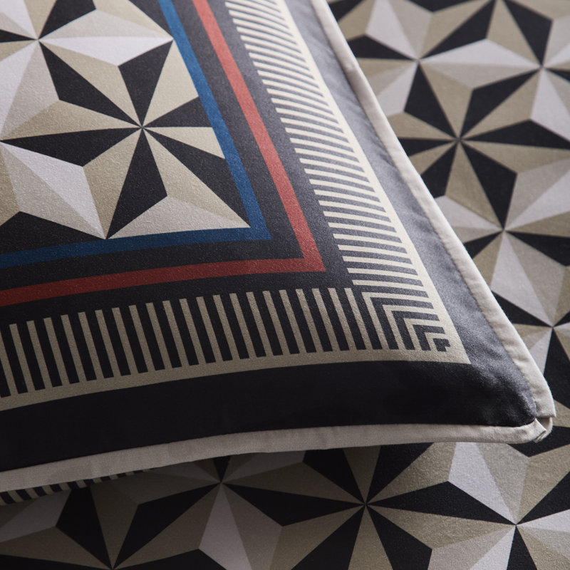 Laurence Llewelyn-Bowen Hero Duvet Cover Set Black, Double