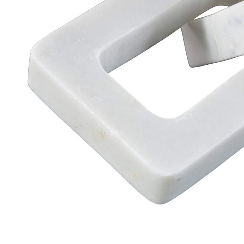 Sculpture en marbre faite à la main à 3 maillons, H 2,75 po x l 13,5 po x P 4,3 po, Blanc
