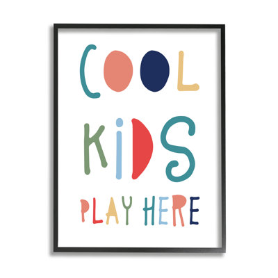 Cool Kids Play Here Sign Playful Block par Natalie Carpentieri - Art textuel