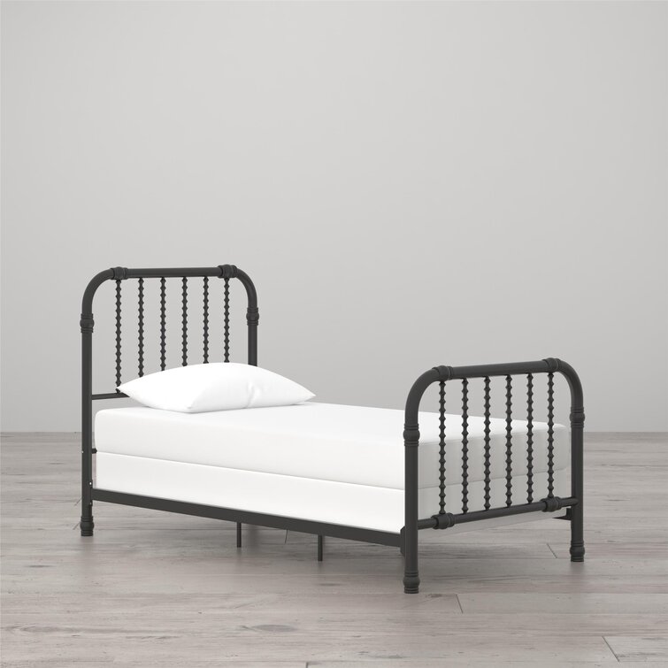 Monarch Hill Wren Metal Bed/white