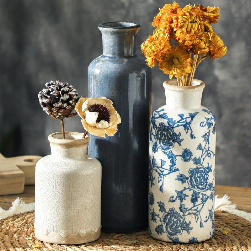 Ensemble de 3 vases en céramique bleu et blanc, Motif floral bleu
