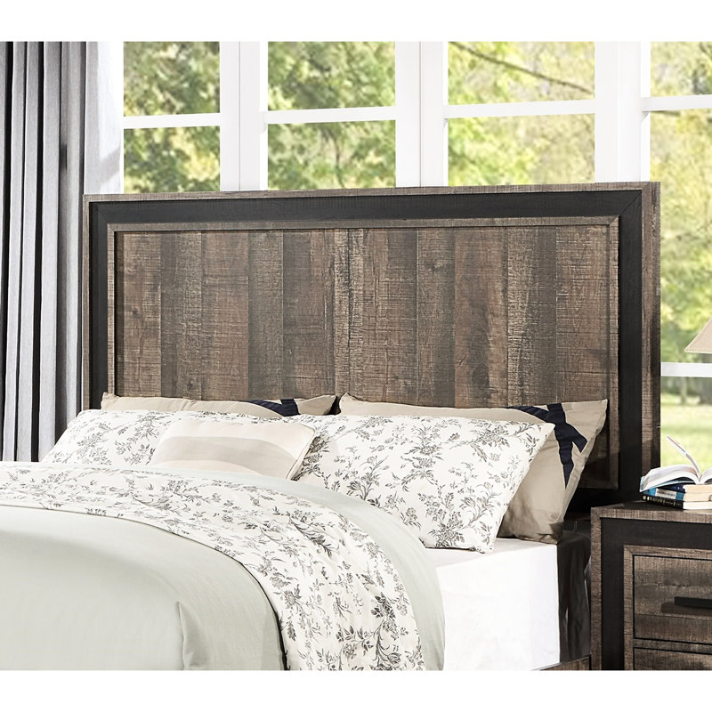 Grand lit avec tête de lit en bois, mobilier de chambre à coucher au fini chêne