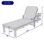 Chaise longue d'extérieur moderne en bois d'acacia avec dossier réglable et coussin résistant aux intempéries