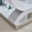 Table basse avec plateau en panneau de fibres à densité moyenne de style contemporain avec base - convient aux salons et aux salons