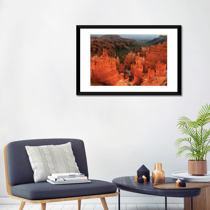 Illumination par Bill Sherrell - Estampe numérique sur toile tendue avec châssis, 24" H x 32" W x 1" D, Blanc