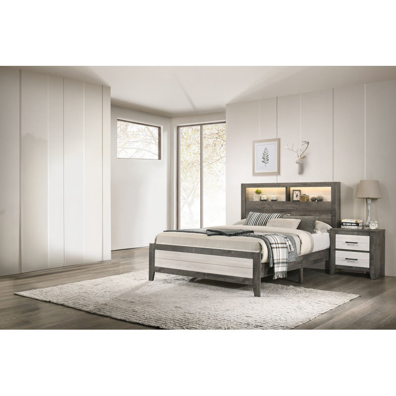 Ensemble de chambre à coucher avec lit plateforme Kaeleah 3-2_Odille, Très grand, 3 pièces: lit, table de chevet, commode