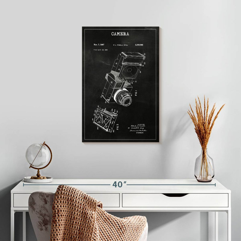 Camera BW Kynaat, 24" H x 16" W