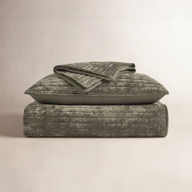 Ensemble de courtepointe Luxe Velvet Channel, Courtepointe grand + 2 taies décoratives, Vert olive