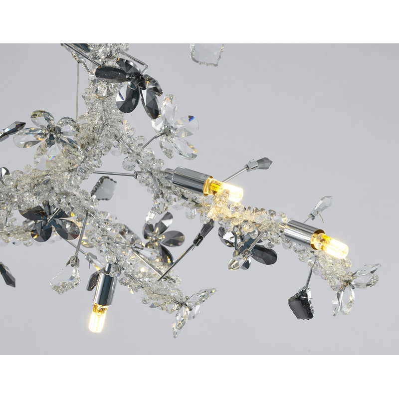 Lustre classique unique à 20 lumières avec détails en cristal Jazayah
