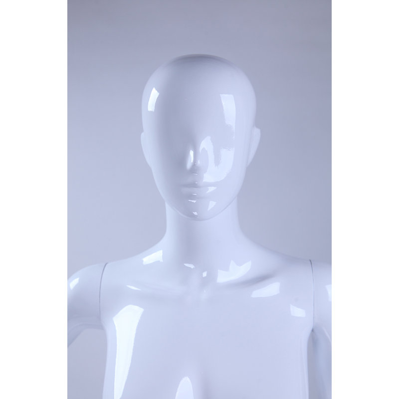 Aniek People Statue