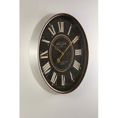 Horloge murale en métal