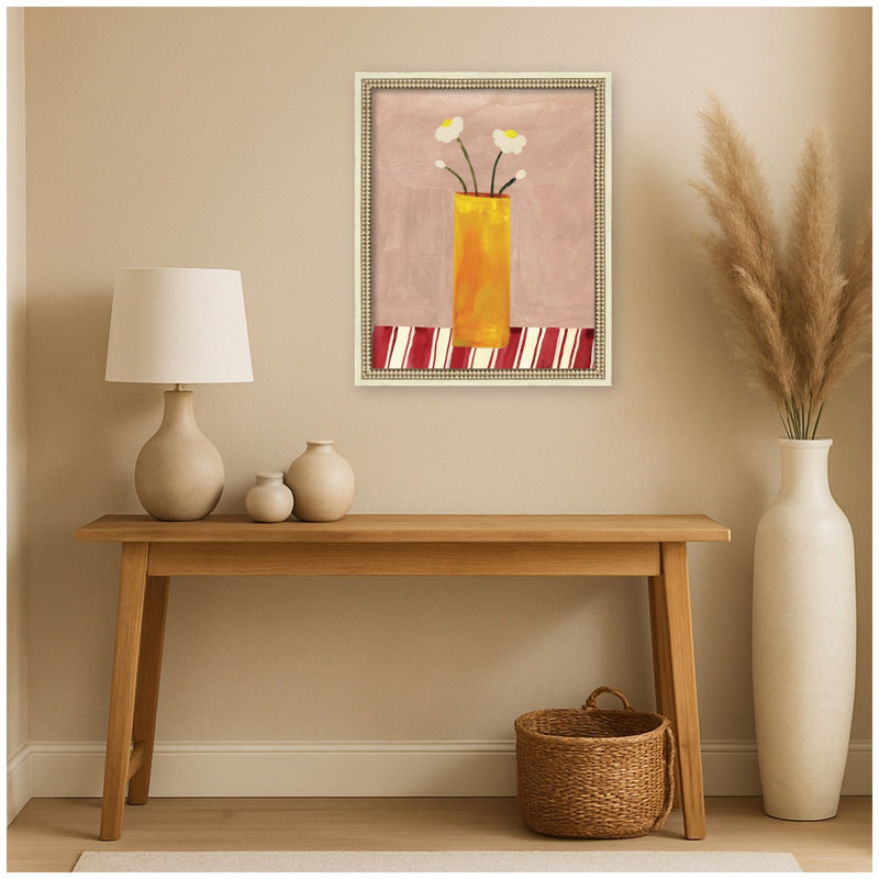 «Daisies in Yellow Vase» par Cris Villa Studio, reproduction d'art sur toile encadrée